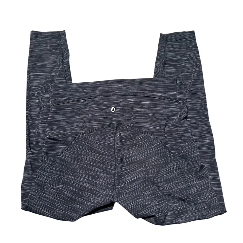 Lululemon Power Thru High-Rise Tight 25"
Heathered Black size 10 - Picture 5 of 7